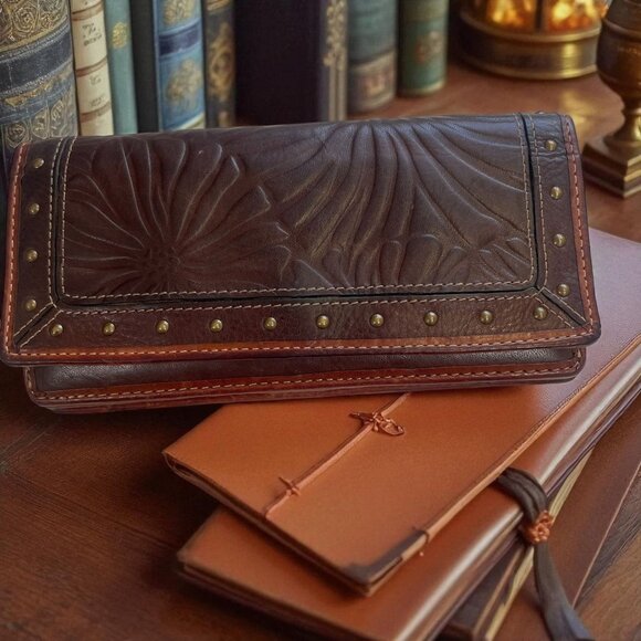 Fossil Leather Tooled Floral Wallet Studded Western Boho Rustic Vintage - Picture 1 of 7